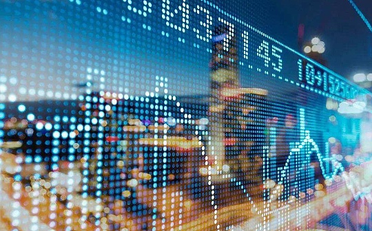 未来 100 天内对 XRP、Solana 和 Lightchain AI 投资 500 美元能产生什么收益?